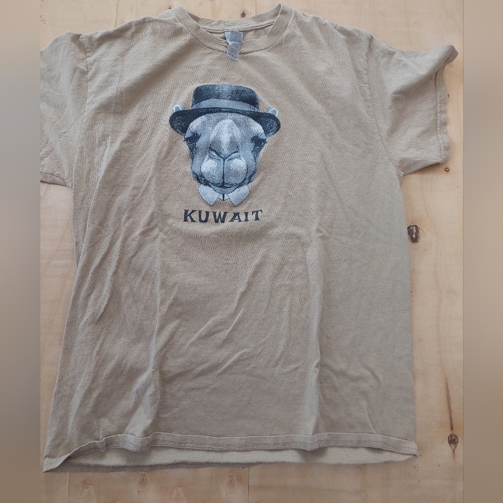 Kuwait CAMEL T-Shirt Men Sz M. (A)